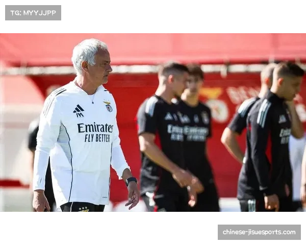 三后卫与四后卫体系灵活切换 战术弹性成为欧冠赛场新趋势